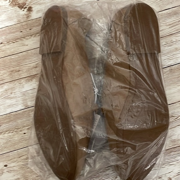 🆕 Old Navy Women’s Faux-Leather Soft Loafers Shoes Taupe 8 - Picture 8 of 10